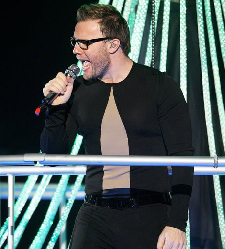 Gary Barlow verzichtet sogar während eines "Take That"-Auftritts nicht auf seine Brille