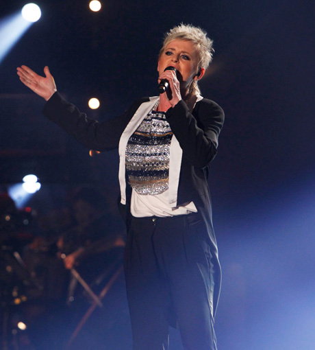 Die dritte Live-Show: Entertainerin Brigitte Lorenz bleibt sich treu und versucht es auf ihre Art: Mit „So Leb‘ Dein Leben" (Frank Sinatra) schafft sie es ins Halbfinale!