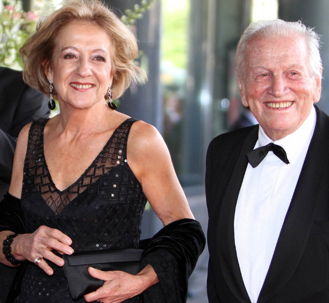 Máximas Eltern: MarÃ­a del Carmen Cerruti und Jorge Zorreguieta. Seinetwegen war Máximas Hochzeit umstritten, denn der ehemalige argentinische Politiker soll ein Komplize des Ex-Dikatoren Jorge Videla gewesen sein, unter dem zahlreiche Regimegegner verschwanden. Er wird auch nicht an der Krönung seiner Tochter teilnehmen