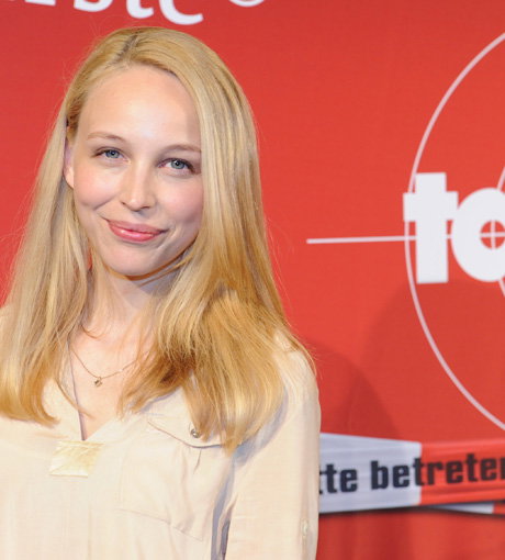 Feinsinnig, zart, bildhübsch: Petra Schmidt-Schaller spielt "Katharina Lorenz"