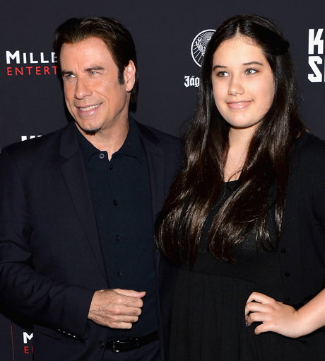 Die Ähnlichkeit zu Papa John Travolta ist nicht zu übersehen