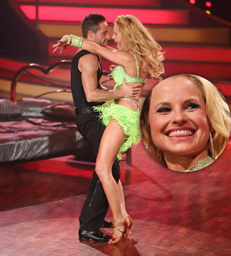 Das ehemalige "Let's Dance"-Paar Balian Buschbaum und Sarah Latton Sie verriet nun wie es sich bei ihm unten herum anfühlt...