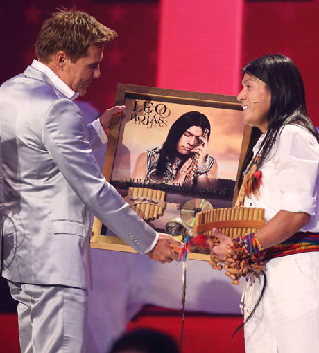 "Das Supertalent" aus dem Jahr 2011, Panflöten-Spieler Leo Rojas, präsentierte am Samstag sein neues Album "Flying Heart" und bekam sogar eine Auszeichnung