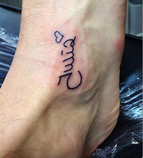 "Ich hoffe, es gefällt dir": Toni Förtsch hat seiner verstorbenen Freundin Julia Pieper mit diesem Tattoo einen Wunsch erfüllt