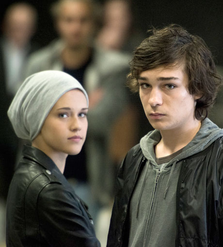 Täter oder Opfer? "Janine Bertram" (Nadine Kösters) und "Kai Göhden" (Robert Alexander Baer) in der U-Bahn-Station