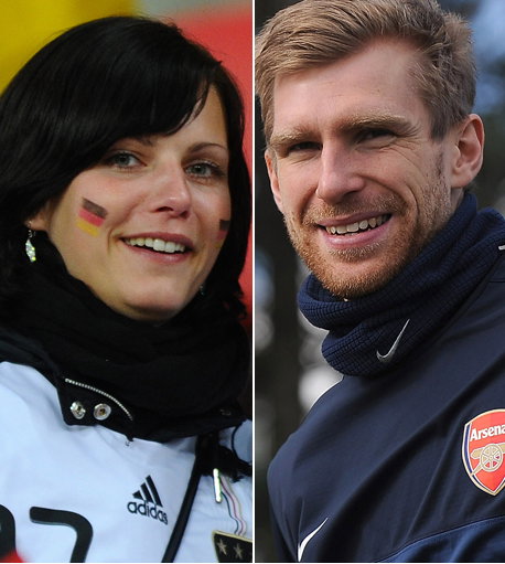 Fußball + Handball sind eine gute Kombi. Ulrike Stange und Per Mertesacker haben geheiratet