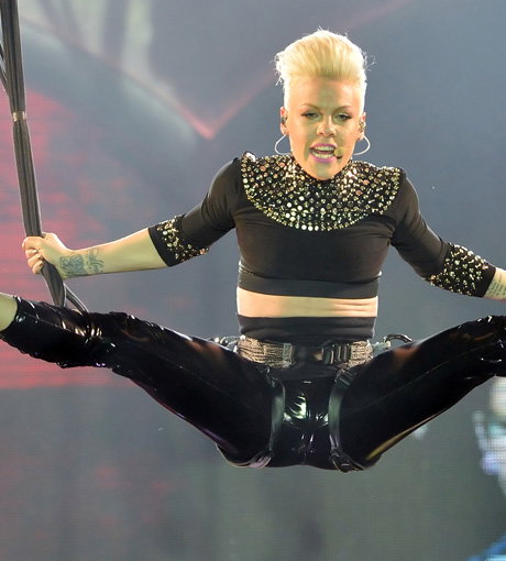 Pink spielt gerne mit ihrer Sexualität - hier bei einem Konzert in Berlin im Mai