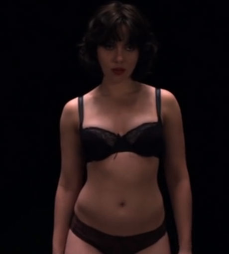 Scarlett Johansson halbnackt in dem neuen Thriller 'Under the skin'
