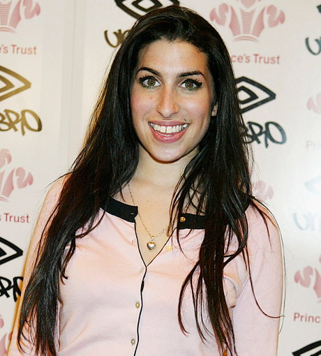 Amy Winehouse strahlt