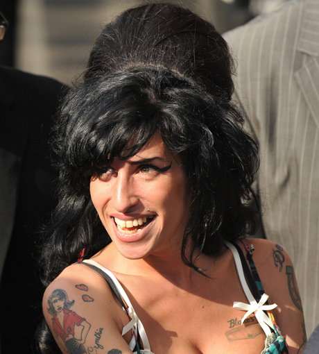 Amy Winehouse strahlt