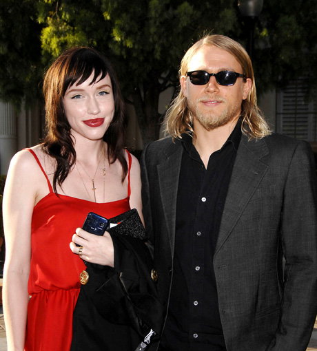 Seit 2007 ist "Shades of Grey"-Hauptdarsteller Charlie Hunnam mit Schmuckdesignerin Morgana McNelis liiert