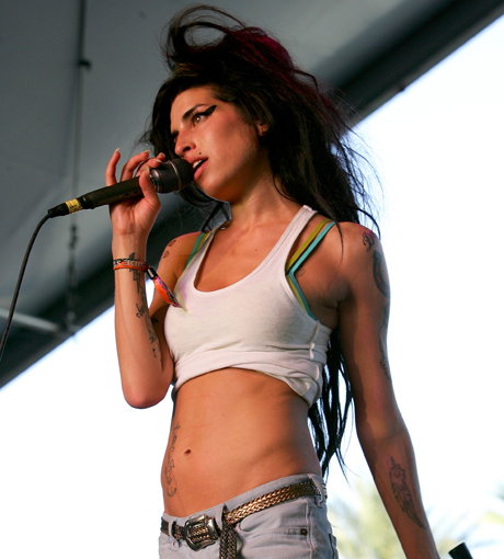 Amy Winehouse bei einem Auftritt