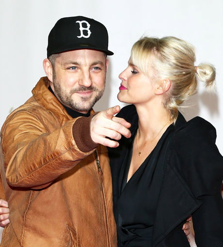 Das Bo spaziert bei der Premiere von "Kokowääh 2" mit seiner neuen Freundin über den roten Teppich
