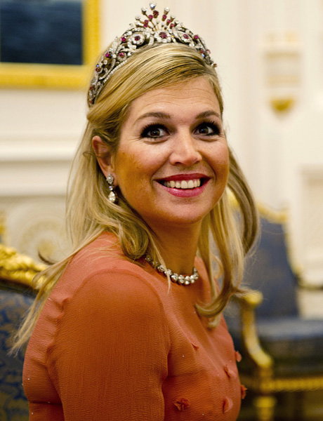 Am 30. April 2013 besteigt Kronprinzessin Máxima der Niederlande den königlichen Thron. OK! zeigt ihren royalen Werdegang. Viel Spaß beim Durchklicken!