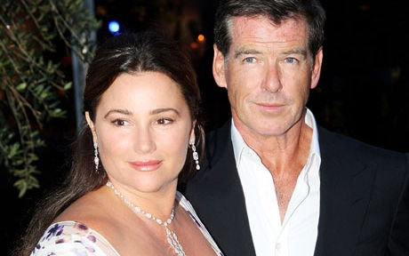 Brosnan: Schwer verliebt - Keely zeigt Rundungen