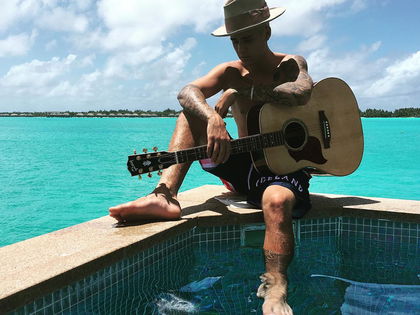 Nackt auf Bora Bora: Justin Bieber zeigt seinen Penis! - Der Bieber ist ganz schon gut bestückt…