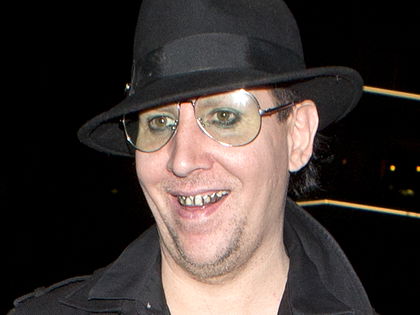 Auweia! Marilyn Manson unterwegs im Grusel-Look - Der Schock-Rocker zeigte sich ungepflegt und ohne Make-Up in Hollywood