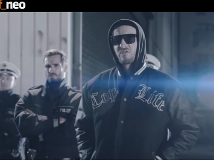 So verarscht "Polizistensohn" Jan Böhmermann die Gangsta-Rapper - "Ich hab Polizei": Dieser Song des Moderators hat echtes Kult-Potenzial