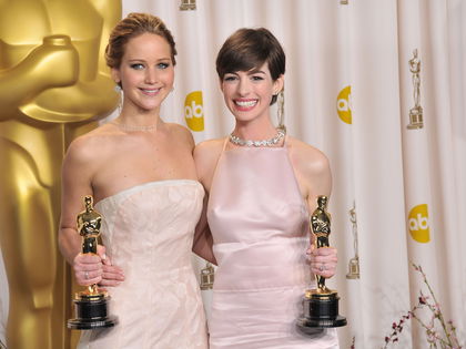 Nach Shitstorm gegen Jennifer Lawrence: Support von Anne Hathaway - Der "Joy"-Darstellerin wird Arroganz und Diven-Gehabe vorgeworfen