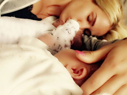 Süß! Angelina Heger schwelgt im Baby-Glück - Die Ex-Bachelor-Kandidatin freut sich über den Nachwuchs ihrer Schwester
