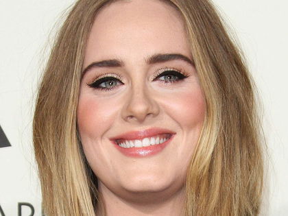 Adele als arrogante Diva: Hier veräppelt sie einen Saftverkäufer! - Für die Ellen DeGeneres Show spielte die Sängerin versteckte Kamera 