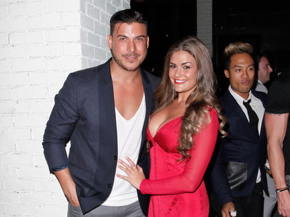 „Vanderpump Rules“-Jax Taylor zu Freundin Brittany vor Brust-OP: „Nicht nur für dich, es ist für mich“ - Der Barkeeper eckt in der Reality-Show mit seiner Art an