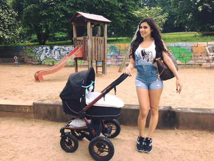 Tanja Tischewitsch: Shitstorm wegen Po-Blitzer - Ihre Hater betiteln das Outfit der jungen Mutter als unpassend
