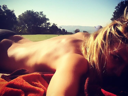 Sexy Einblicke! Heidi Klum teilt Oben-Ohne-Schnappschuss - So freizügig bekommt die GNTM-Modelmama sonst nur Boyfriend Vito Schnabel zu sehen 
