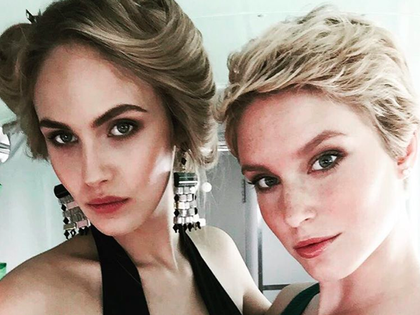 Oben ohne! GNTM-Kim Hnizdo und Elena Carrière ziehen blank - Fans spekulieren: "Sind die beiden jetzt eigentlich zusammen?"