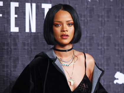 OMG! Rihanna gewährt Blick in den Schritt - Die "Work"- Sängerin ließ sich bei ihrem Konzert in Glasgow zwischen die Beine filmen