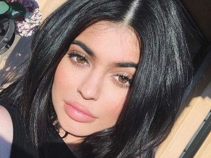 OMG! Das ist Kylie Jenners krasse Haarfarbe an ihrem 19. Geburtstag - Der „KUWTK"-Star überrascht ihre Fans mit einem neuen Look