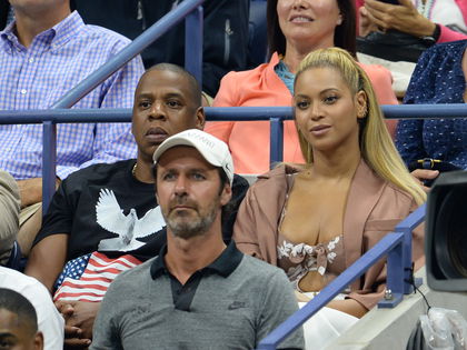 Ups! Beyoncé sorgt bei US Open für peinlichen Nippelblitzer - Die Sängerin zeigt sich mit Jay Z in New York