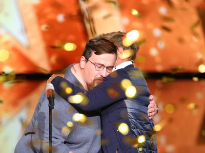 "Das Supertalent"-Auftakt: Dieter Bohlen drückte goldenen Buzzer!  - Der Chefjuror katapultiert Sänger Thomas Stieben ins Finale 