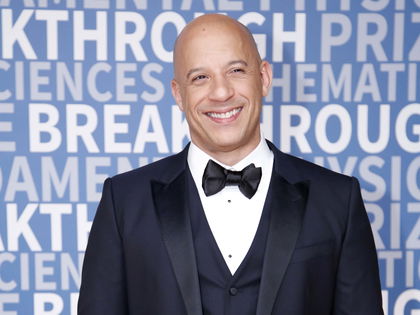 Vin Diesel baggert on air YouTuberin an: "Lass uns hier rausgehen" - Der "Fast and Furious"-Star brachte Carol Moreira mit seinen platten Anmachsprüchen in Verlegenheit