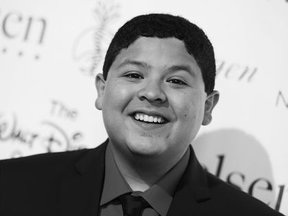 „Modern Family“-Star: Todesdrama um Rico Rodriguez! - Der „Manny“-Darsteller hat seinen Vater Roy Rodriguez verloren