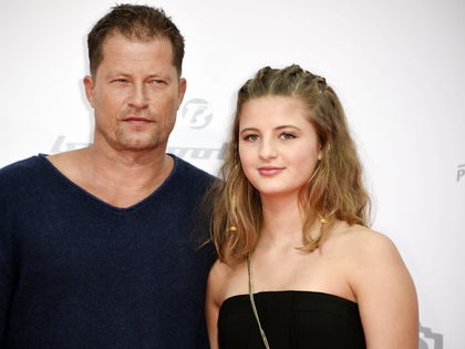 Nach Shitstorm: Jetzt äußert sich Til Schweiger zum Badewannen-Bild von Tochter Emma - Für ein Foto auf Instagram bekam Emma Schweiger fiese Kommentare - das sagen ihre Eltern dazu