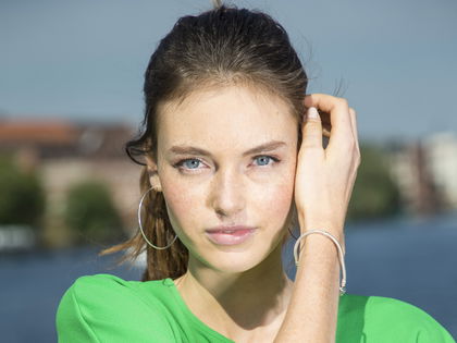 Erster Beauty-Eingriff: Neuer Look für GNTM-Siegerin Céline - Das Model überraschte seine Fans jetzt mit einem Friseur-Besuch