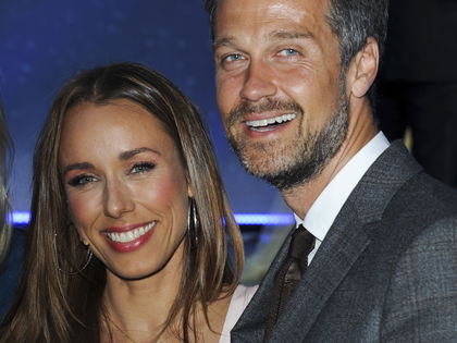 Knackig! Wayne Carpendale posiert im Badeanzug seiner Frau - Macht der Schauspieler genauso eine gute Figur wie Annemarie?