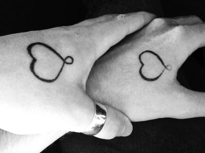 Stefanie Giesinger macht's vor: So cool können Partner-Tattoos aussehen! - Diese Liebe hält definitiv für immer...