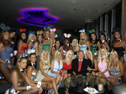 Nach Hugh Hefners Tod: Die Bunnies plündern die Playboy-Mansion! - „Sie gingen von Zimmer zu Zimmer“