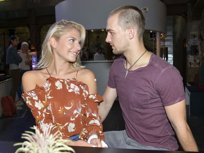 GZSZ-Sensation: Werden Sunny und Chris endlich ein Paar? - Die heutige Folge verspricht so einiges und lässt die Fan-Herzen höher schlagen!
