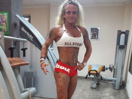 „Goodbye Deutschland“: Krass! Bodybuilderin Caroline Robens hat sich ordentlich verändert - Auf Facebook postete die Auswanderin jetzt ein Vorher-Nacher-Foto ihrer Typveränderung