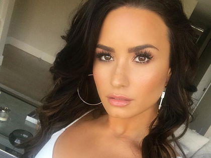 Demi Lovato: Mit Jesse Williams vorm Traualtar - In ihrem neuen Video „Tell me you love me“ hat die Sängerin eine Beziehung mit dem Schauspieler