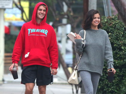 Justin Bieber & Selena Gomez: Innige Küsse am Valentinstag - Erwischt! Das Paar zeigt sich völlig verliebt bei einem romantischen Date