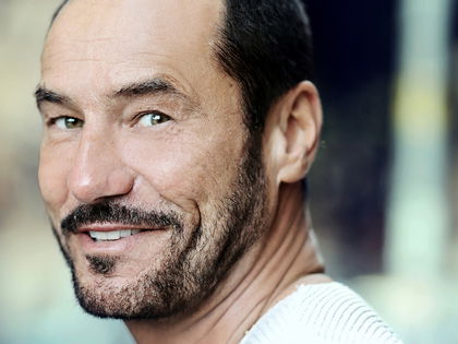 Silvan-Pierre Leirich: „AWZ“-Star schockt mit Beauty-OP - Er ließ sich die Augenlider straffen