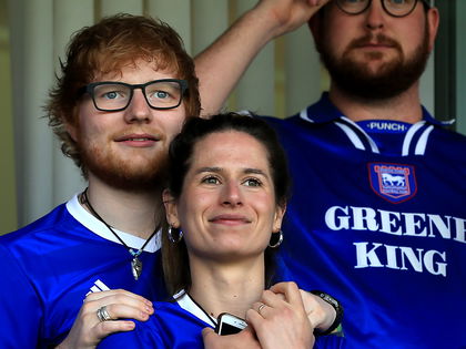 Ed Sheeran: Alles, was wir über seine Freundin wissen müssen! - Der Schmusesänger ist mit seiner Jugendliebe Cherry Seaborn liiert