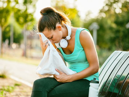 Hitzewelle: Was tun, wenn der Kreislauf schlappmacht? - Diese Tipps bringen dich durch die tropischen Temperaturen