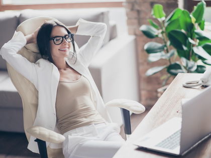 Adé Stress: 7 Bücher, die für Gelassenheit sorgen - Unsere Ratgeber-Tipps von Yoga bis Meditation