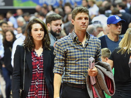 Thomas Müller: Seine Frau Lisa löscht alle Pärchen-Bilder - Kriselt es zwischen dem Fußballer und seiner Liebsten?