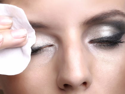 Wow: 4 Augen-Make-up-Entferner, die Wimpern wachsen lassen - Die Extra-Pflege beim Abschminken für einen schwungvollen Augenaufschlag